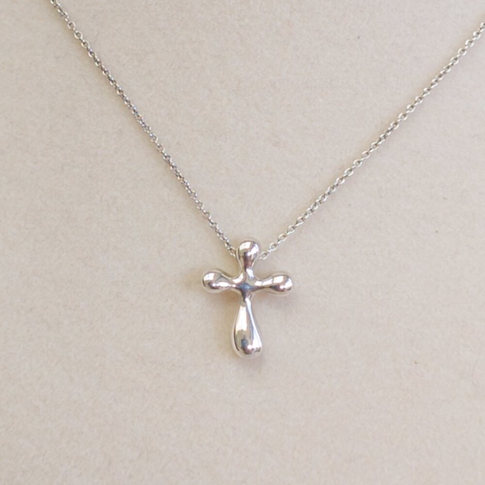 Tiffany & Co. Elsa Peretti Sterling Silver Puffy Cross Necklace + Pouch/Cloth - Picture 4 of 9
